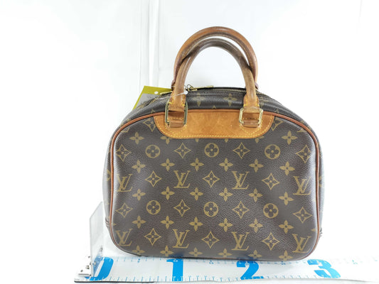 LOUIS VUITTON Monogram M42228 Trueville Handbag