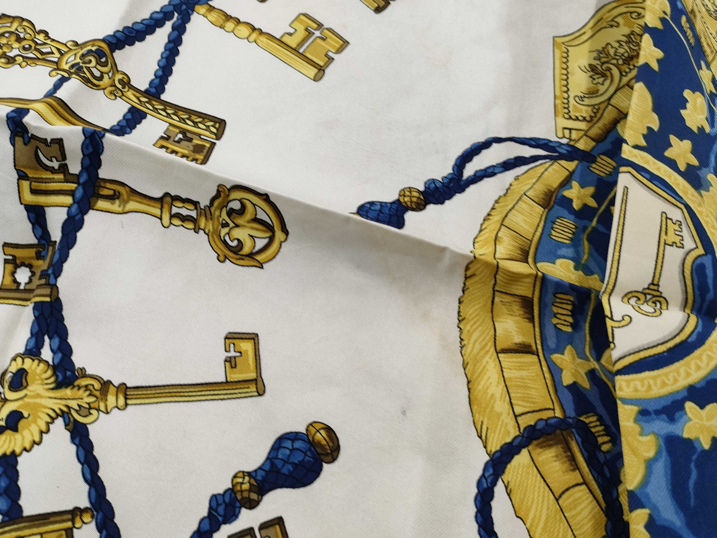 HERMES Key Pattern Scarf