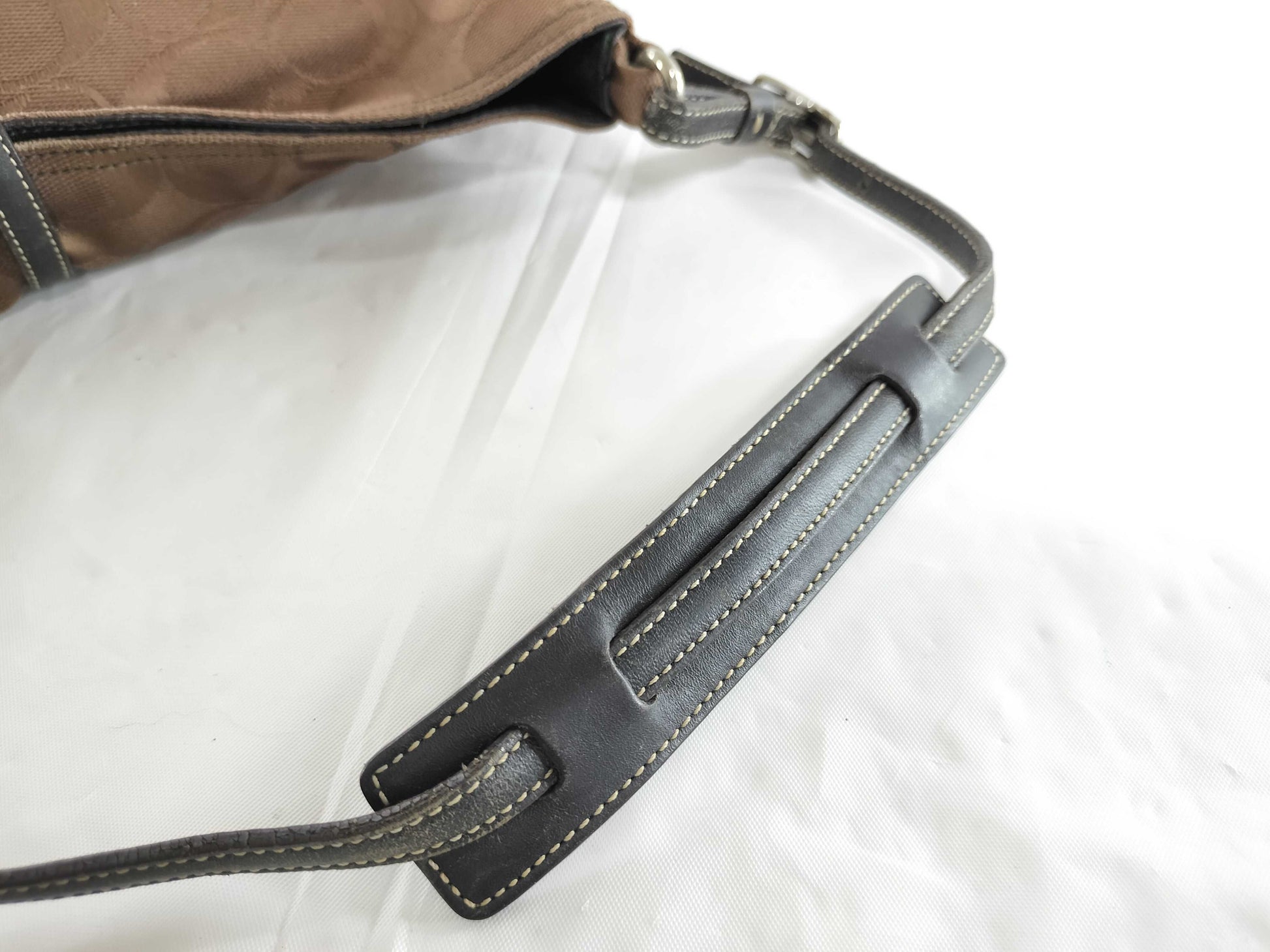 COACH Signature 6091 One-Shoulder Shoulder Bag