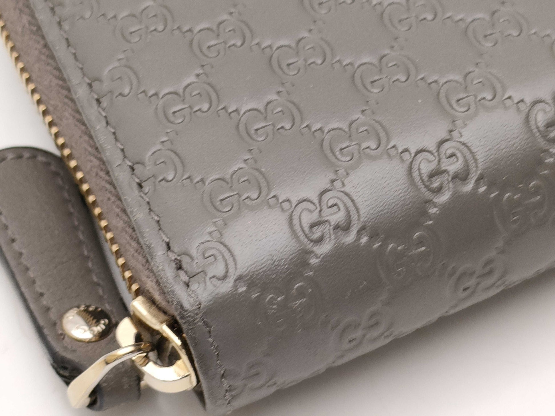 GUCCI Micro GG Shima Round Zip Wallet 449391