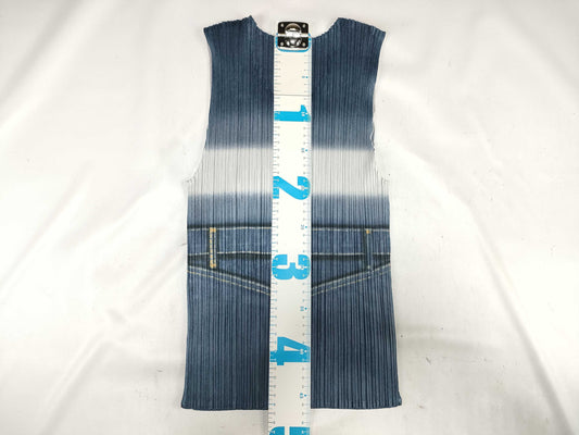 ISSEY MIYAKE Pleats Please Sleeveless Patterned Blue Top