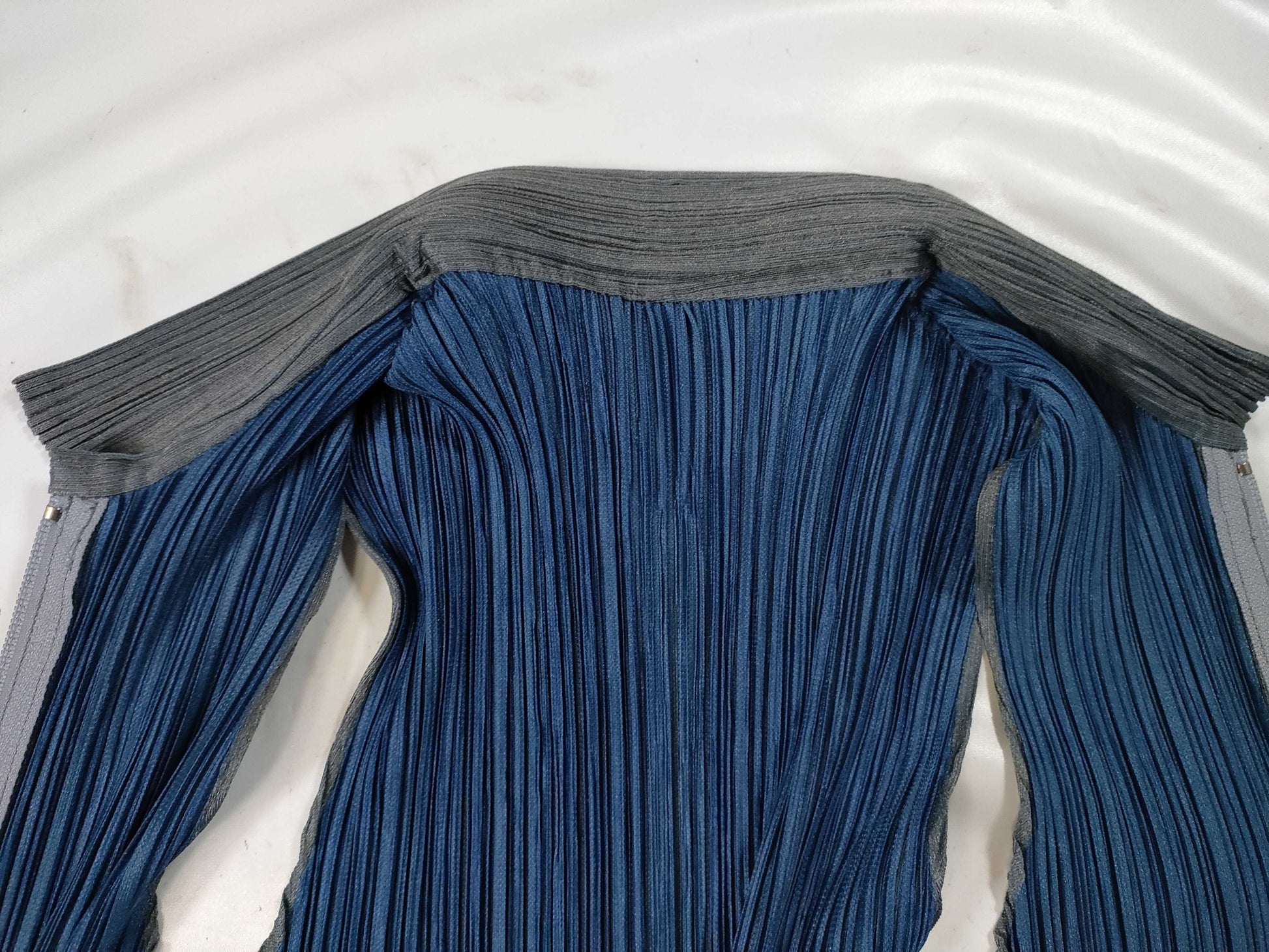 ISSEY MIYAKE Pleats Please Vest Zipper Gray Vest
