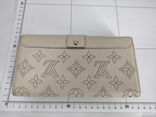 LOUIS VUITTON Mahina Mahina Portefeuille Iris Wallet