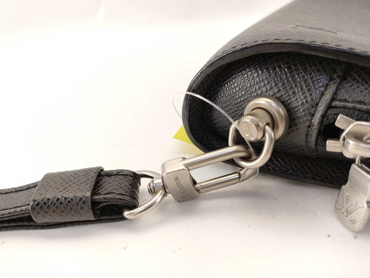 LOUIS VUITTON Taiga Baikal Second Bag