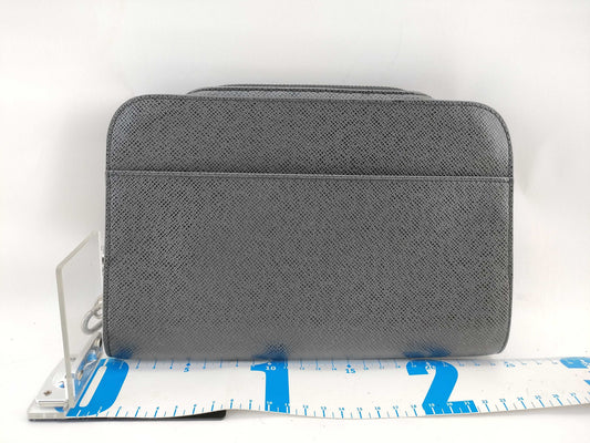 LOUIS VUITTON Taiga Baikal Second Bag