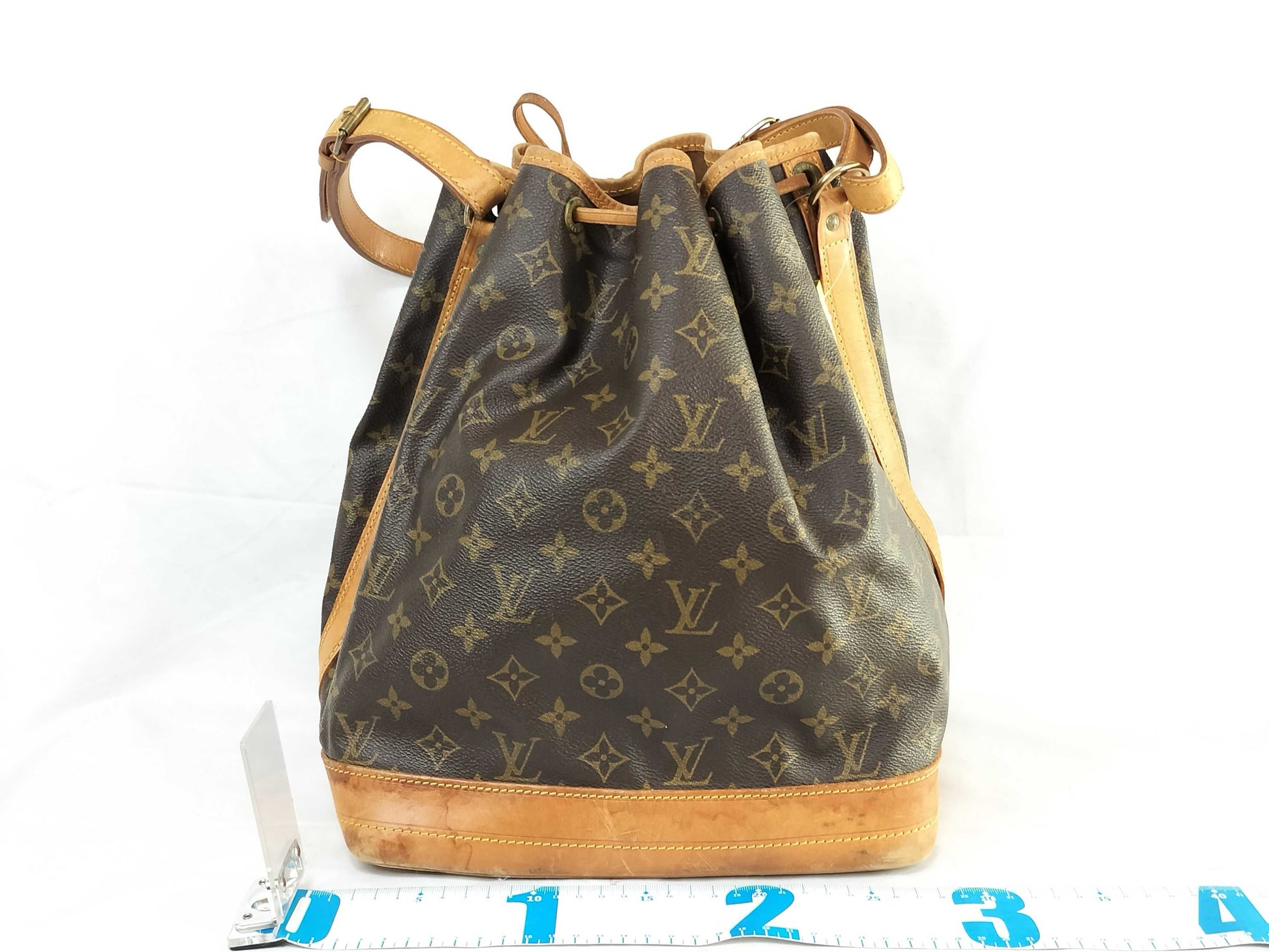 LOUIS VUITTON Monogram M42224 Noe Shoulder Bag