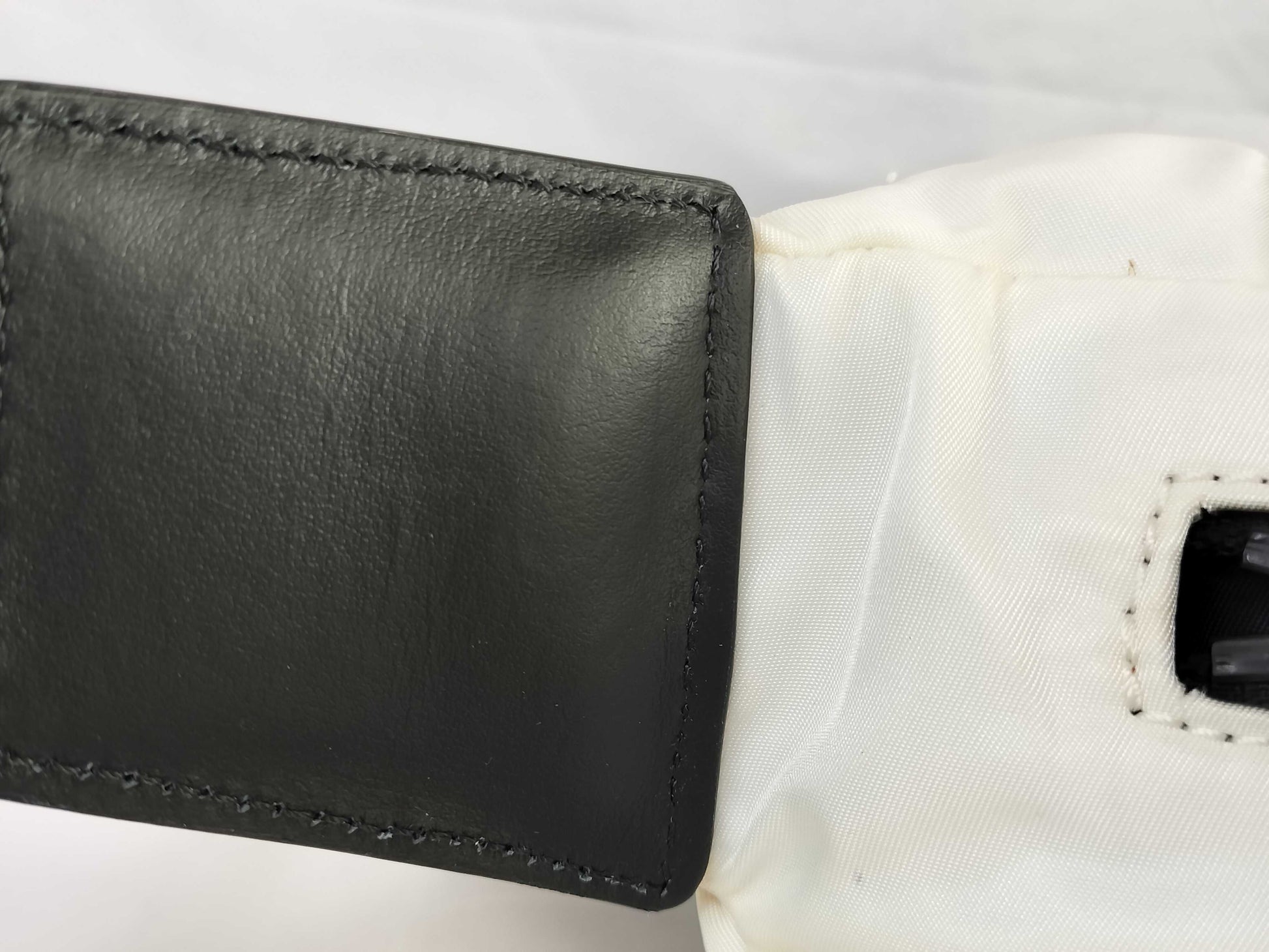 BURBERRY White Body Bag Logo Waist Bag