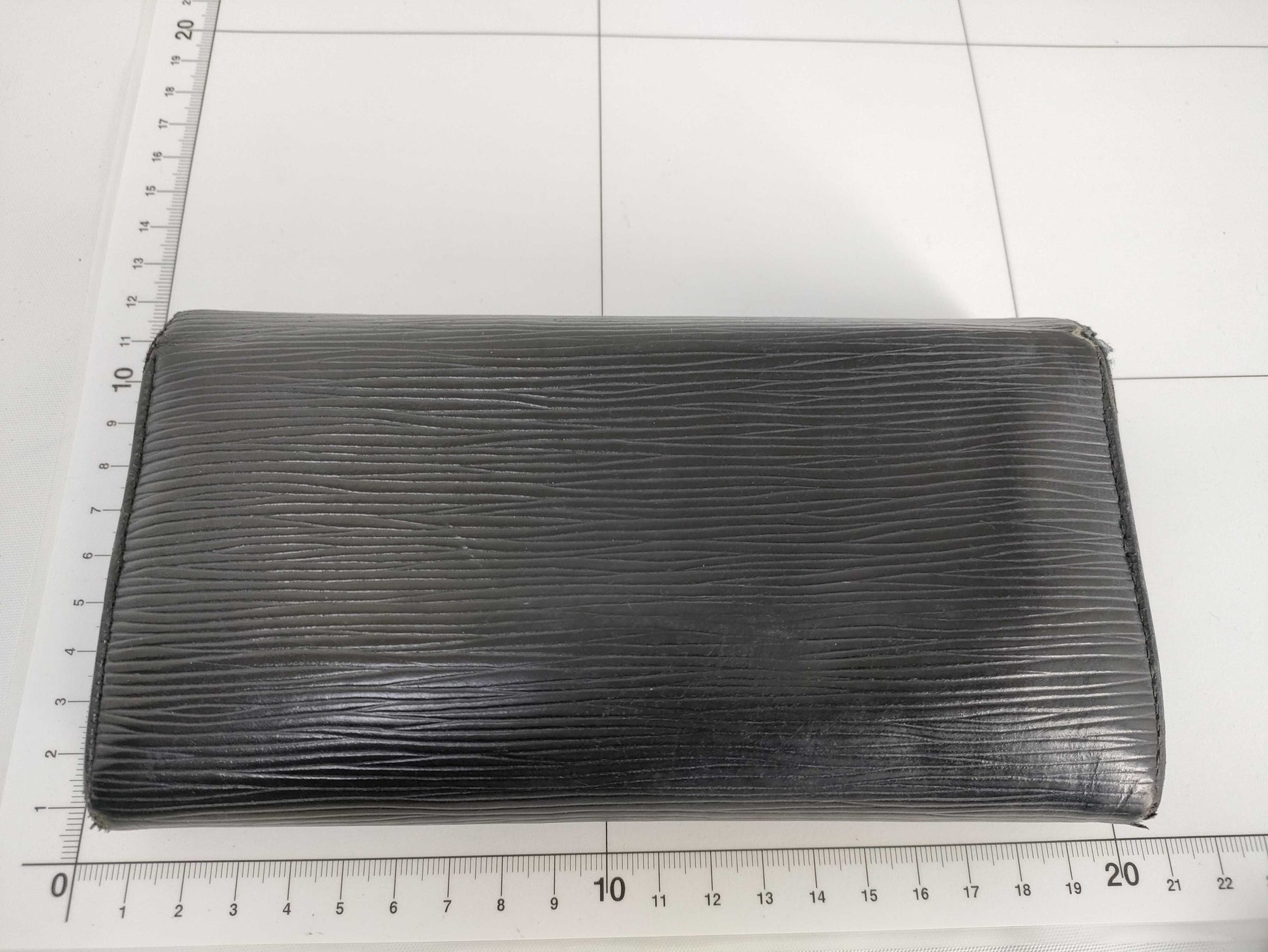 LOUIS VUITTON Epi Portefeuille Sarah Wallet