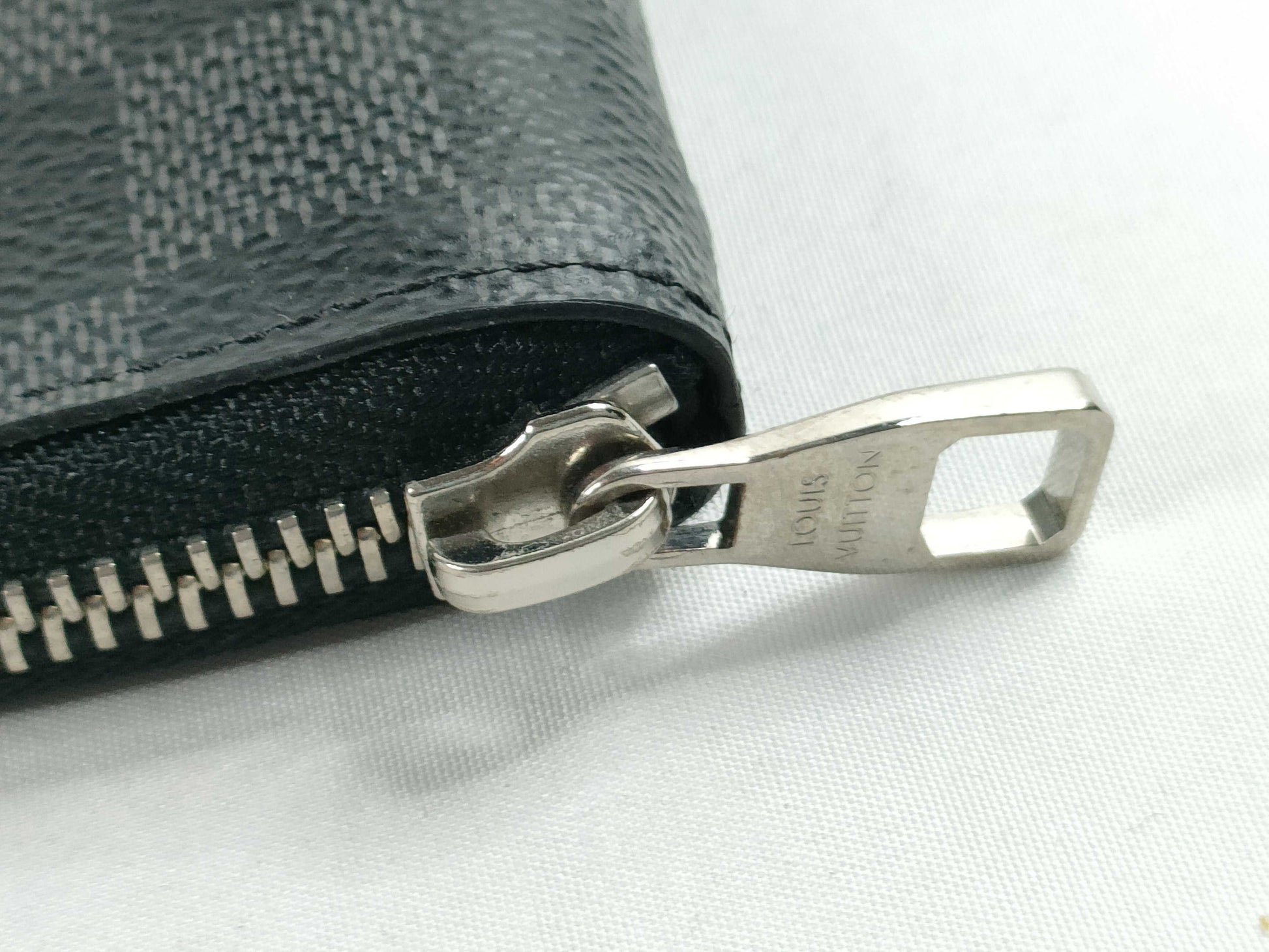 LOUIS VUITTON Damier Graphite Vasco Initial Wallet