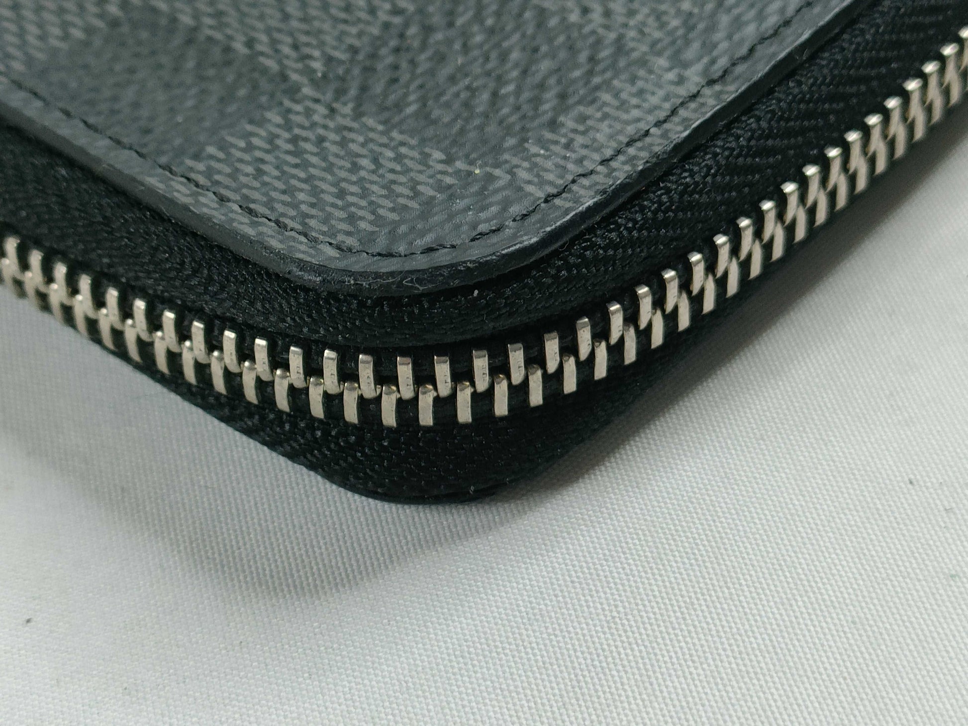 LOUIS VUITTON Damier Graphite Vasco Initial Wallet