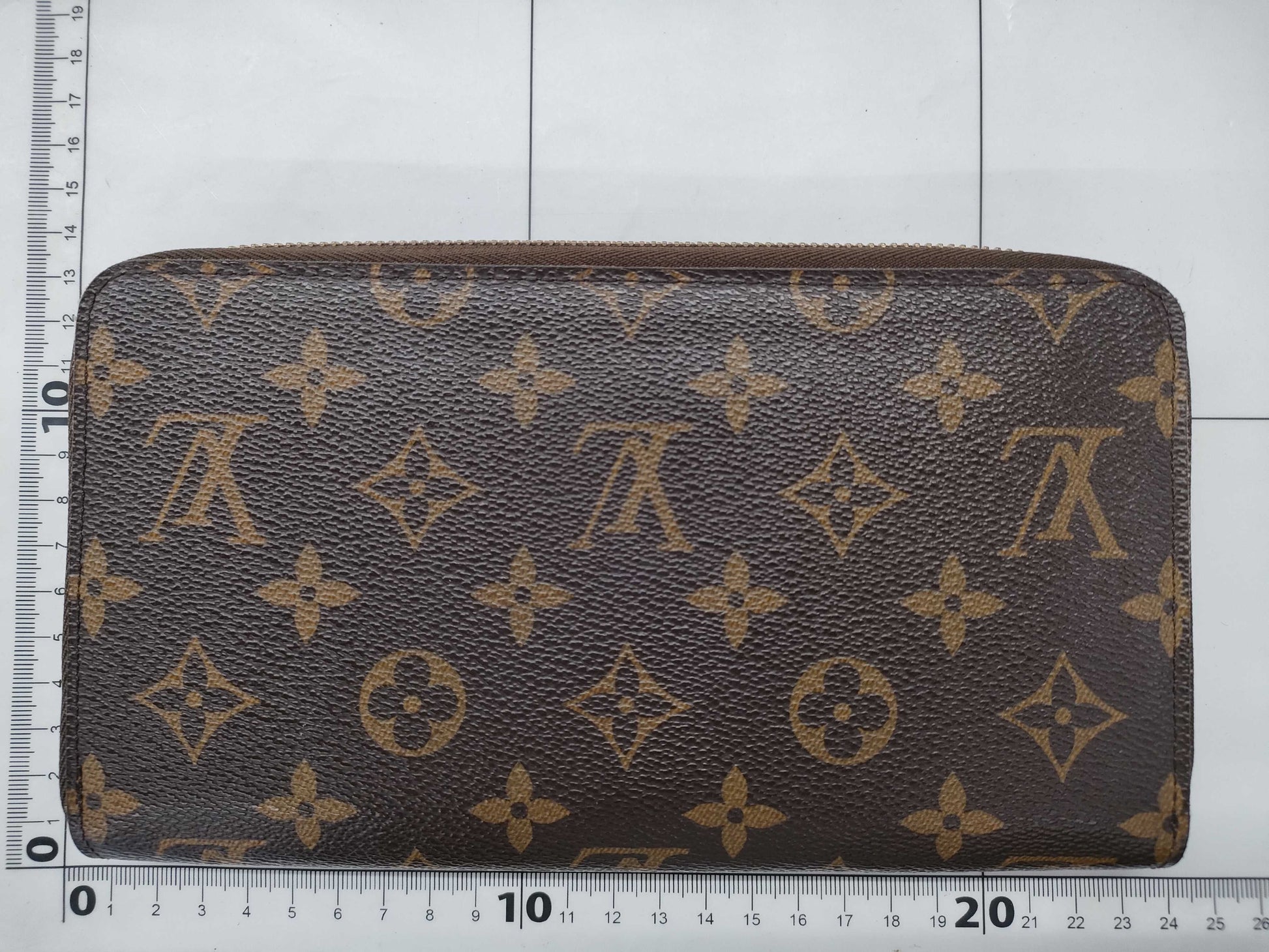 LOUIS VUITTON Monogram M60002 Zippy Organizer Wallet