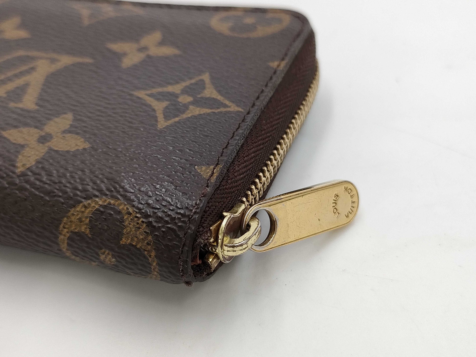 LOUIS VUITTON Monogram Zippy Coin Purse Wallet