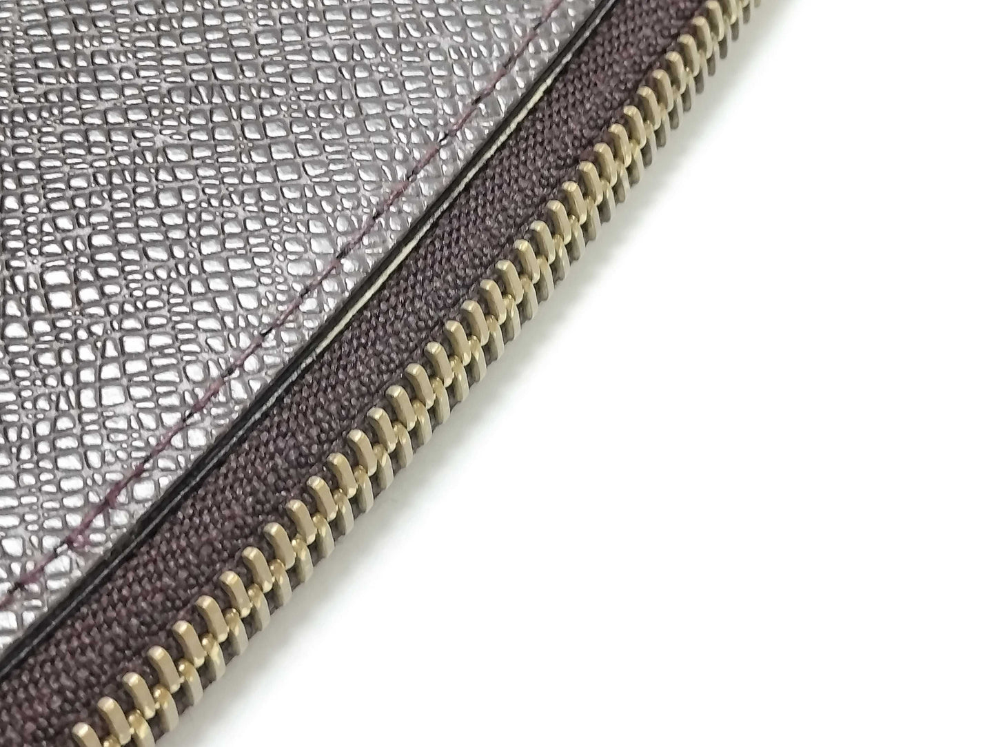 LOUIS VUITTON Taiga M30656 Taiga Atol Grizzly Clutch Bag