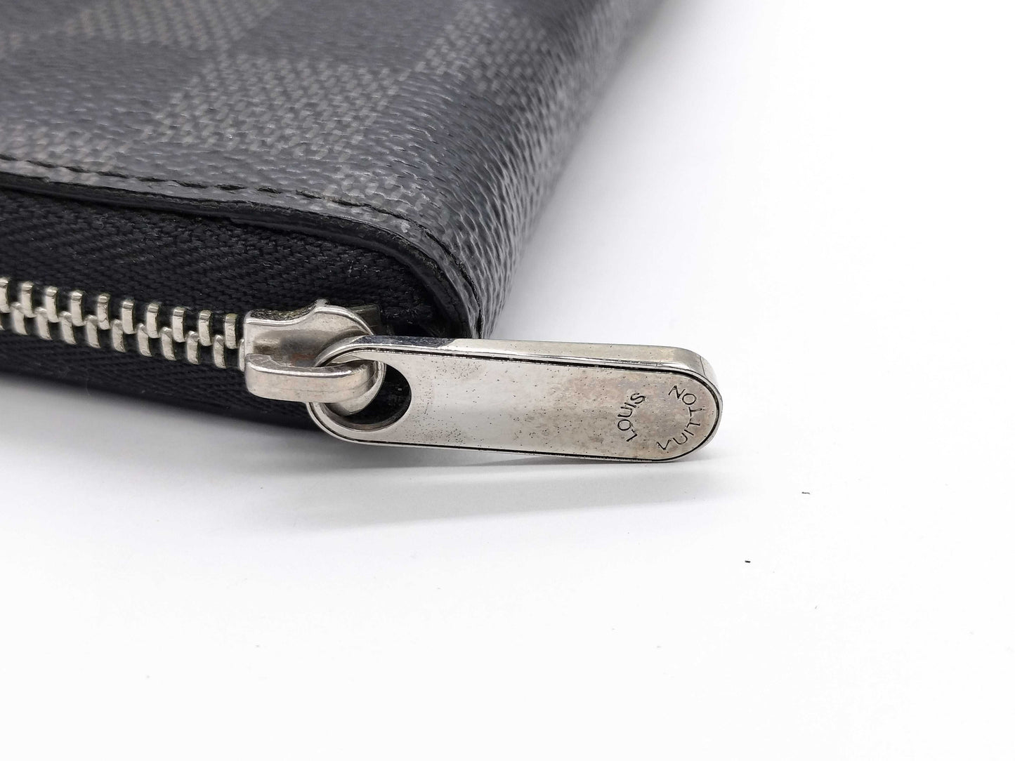 LOUIS VUITTON Damier Graphite Zippy Coin Purse