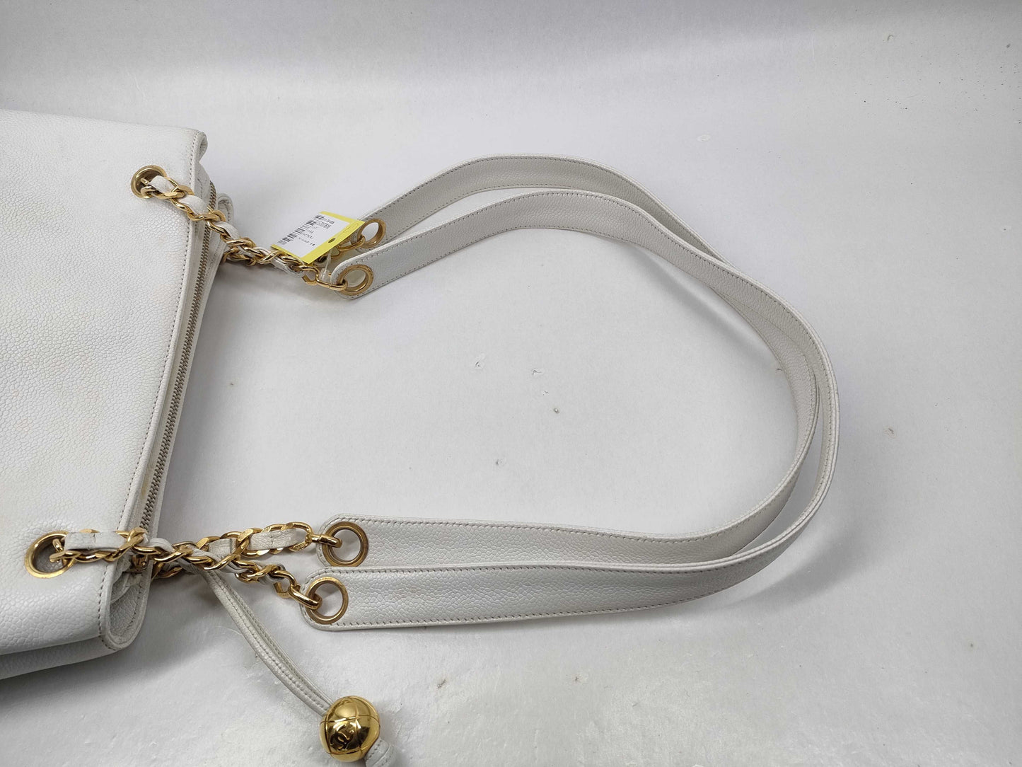 CHANEL Caviar Skin CC Chain Shoulder Bag White G Hardware Tote Bag