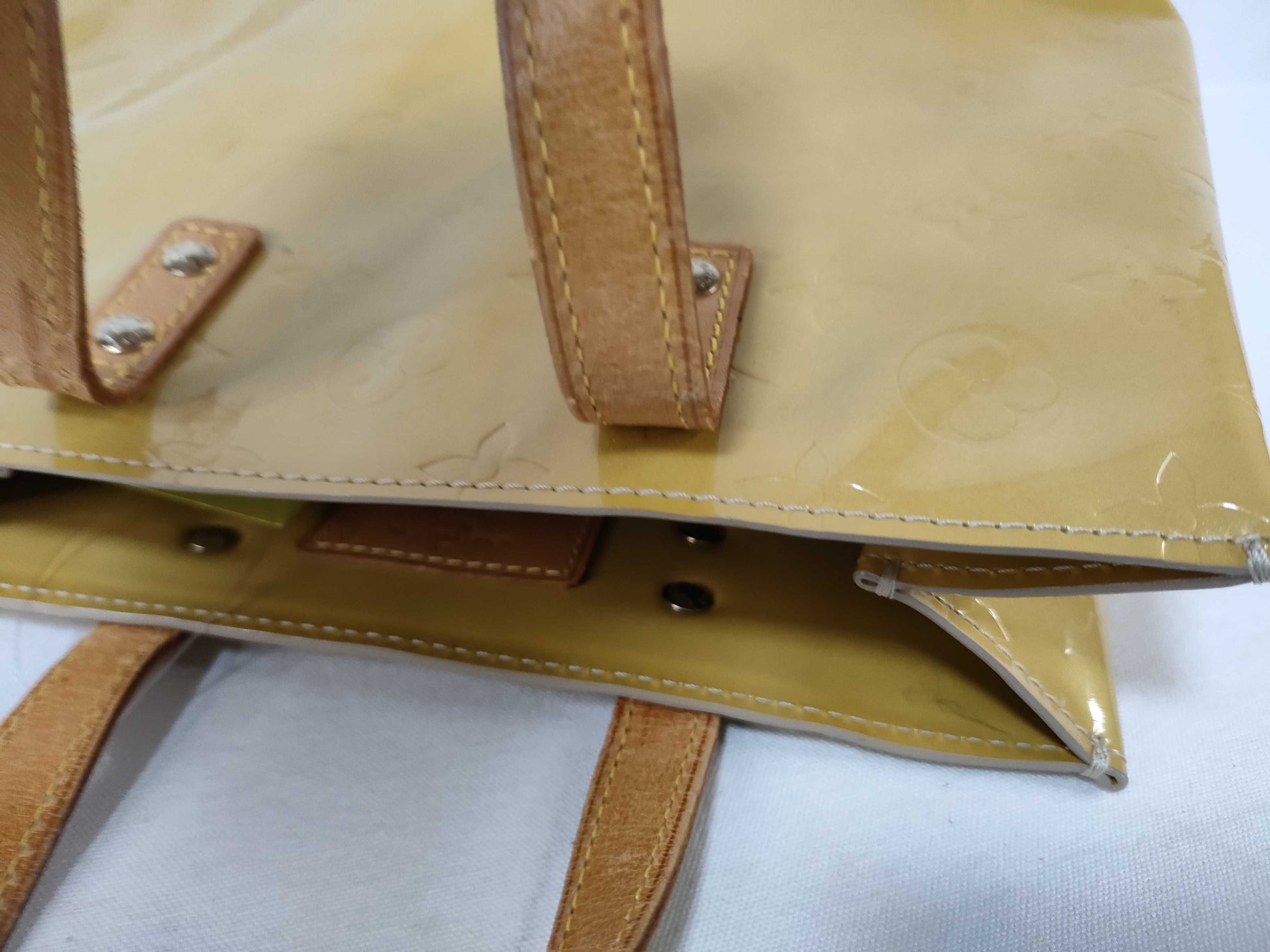 LOUIS VUITTON Vernis Reed PM Handbag