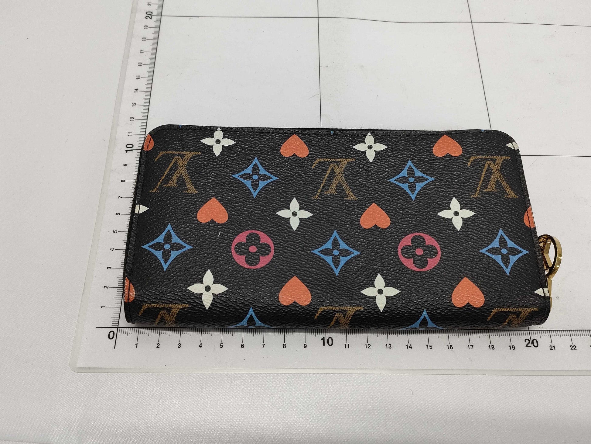 LOUIS VUITTON Monogram Game On Zippy Wallet