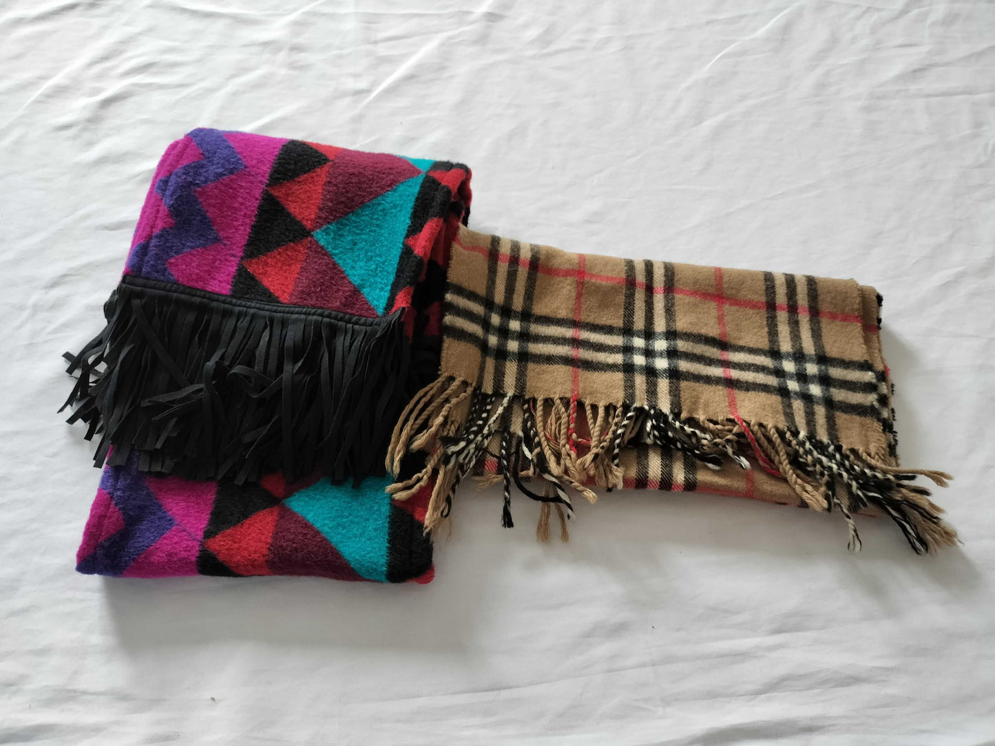 BURBERRY 2-Piece Scarf Set