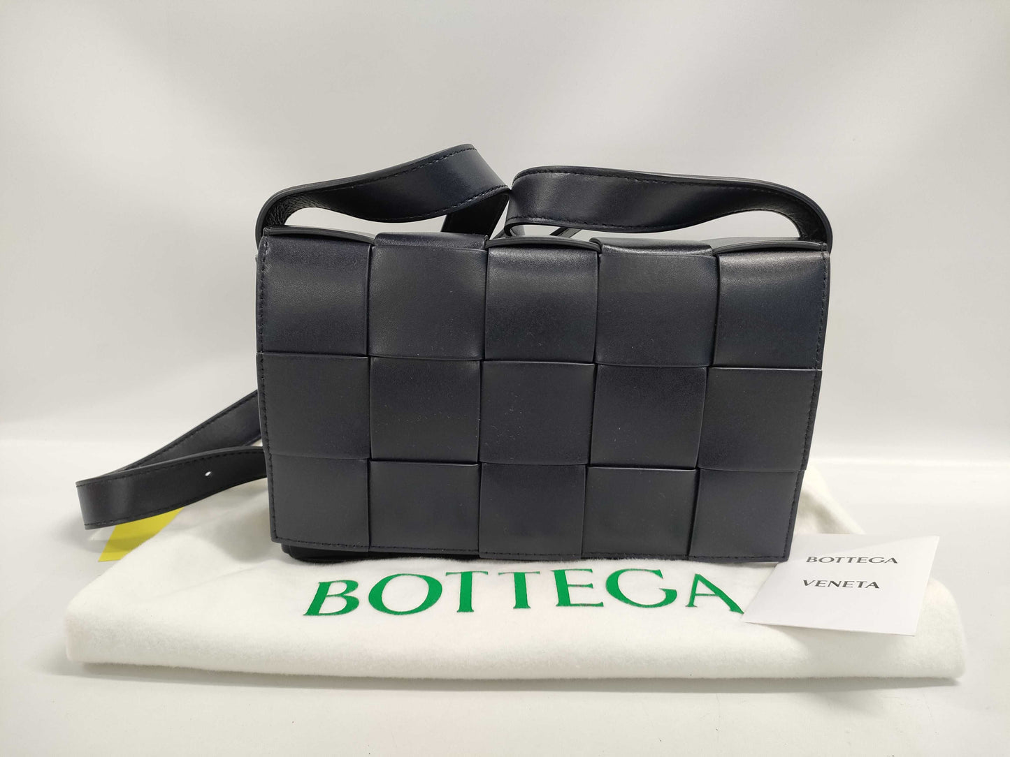 BOTTEGA VENETA Intrecciato Maxi Intrecciato Cassette Shoulder Bag