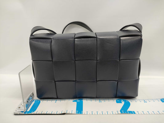 BOTTEGA VENETA Intrecciato Maxi Intrecciato Cassette Shoulder Bag