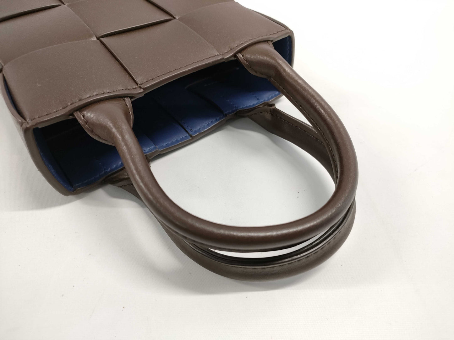 BOTTEGA VENETA Intrecciato Maxi Intrecciato 2-Way Bag Handbag