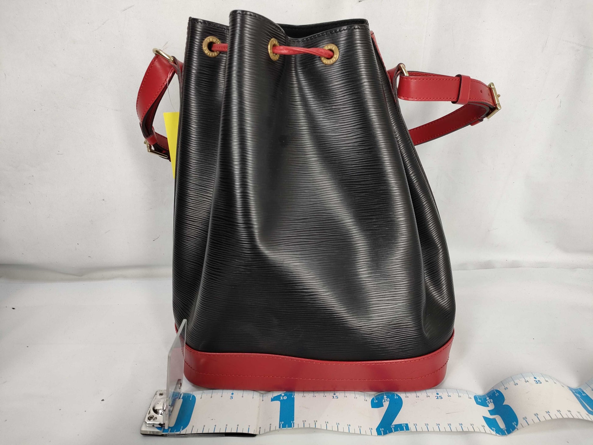 LOUIS VUITTON Epi Noe Two-Tone Black x Red Shoulder Bag