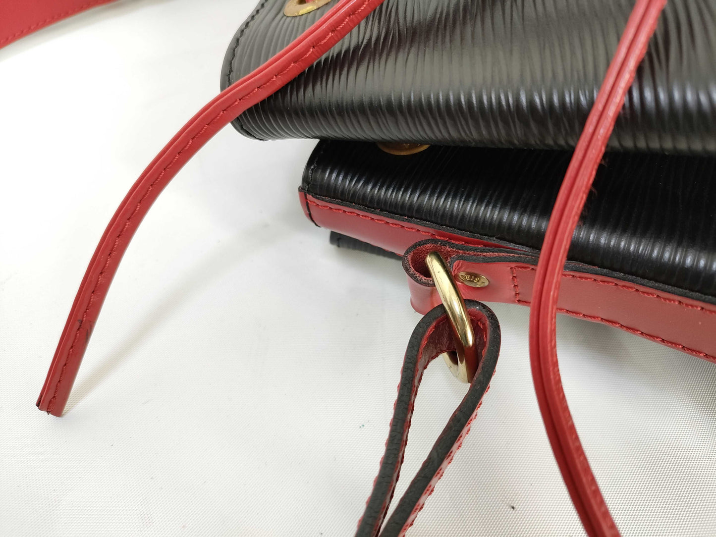 LOUIS VUITTON Epi Noe Two-Tone Black x Red Shoulder Bag