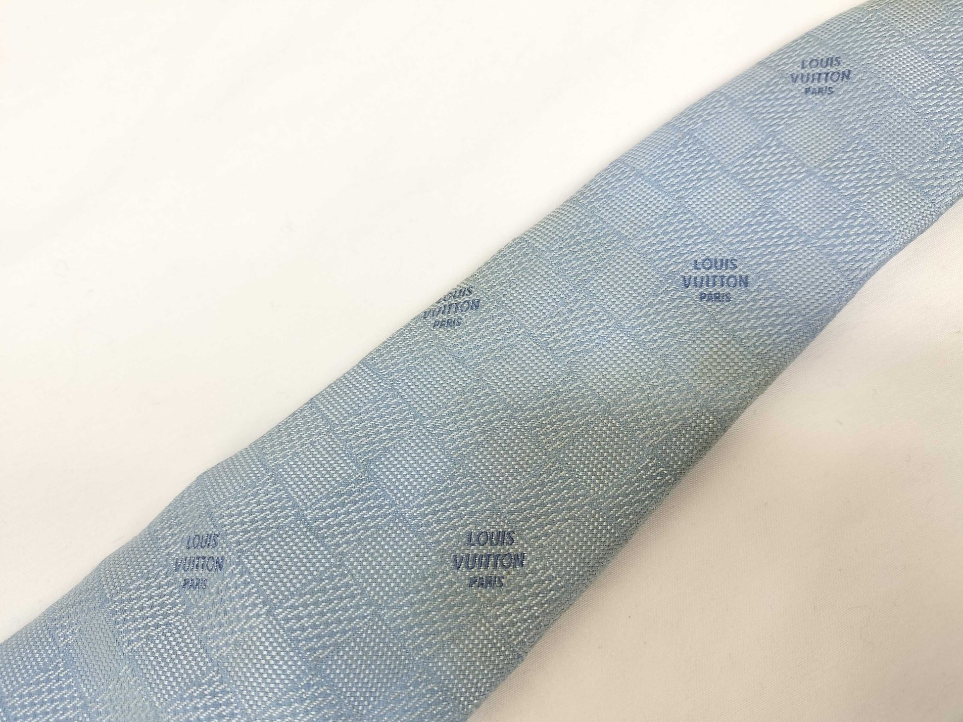 LOUIS VUITTON light blue tie