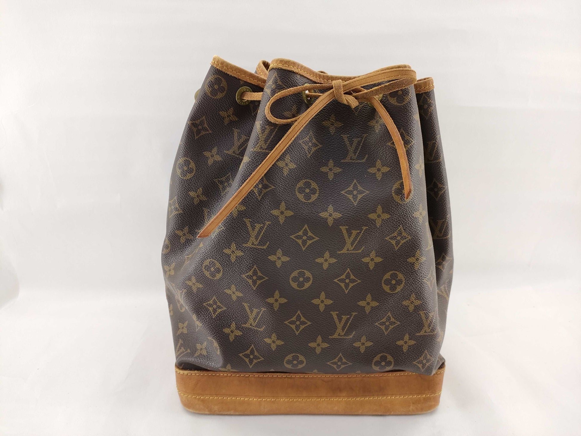 LOUIS VUITTON Monogram Noe Shoulder Bag