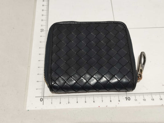 BOTTEGA VENETA Intrecciato Round Wallet