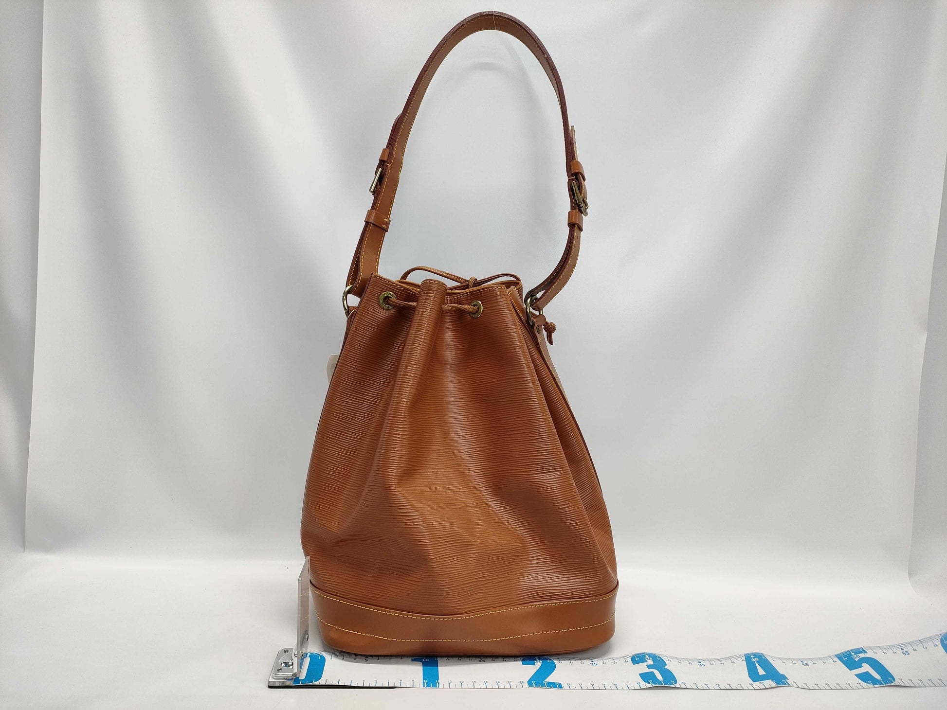 LOUIS VUITTON Epi Noe Shoulder Bag