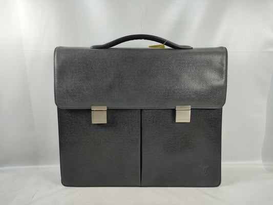LOUIS VUITTON Taiga M30802 Kazan Business Bag
