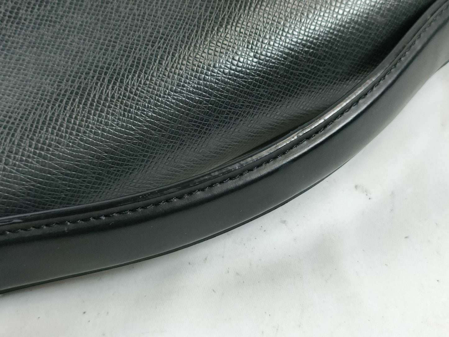 LOUIS VUITTON Taiga M30802 Kazan Business Bag