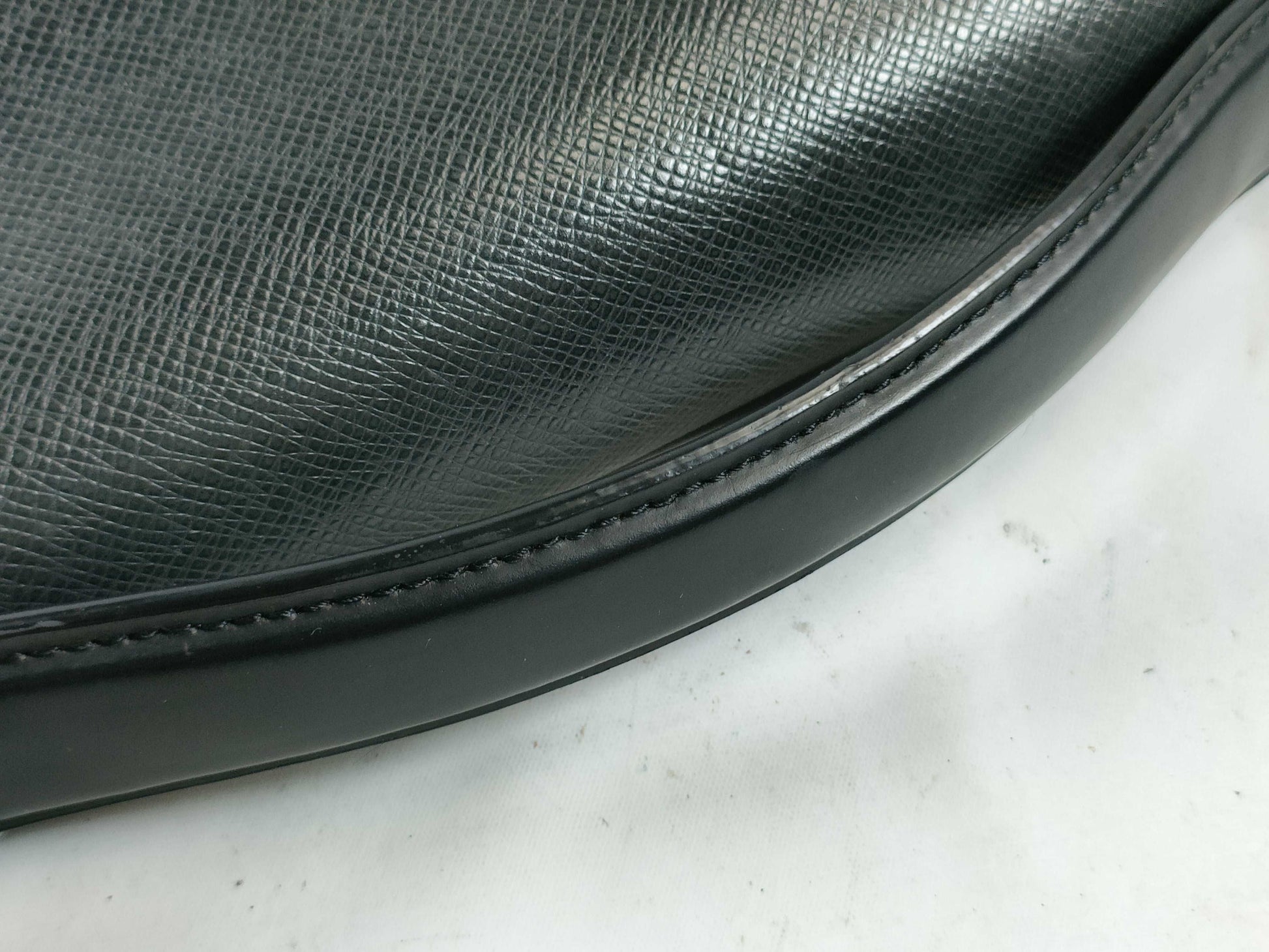 LOUIS VUITTON Taiga M30802 Kazan Business Bag