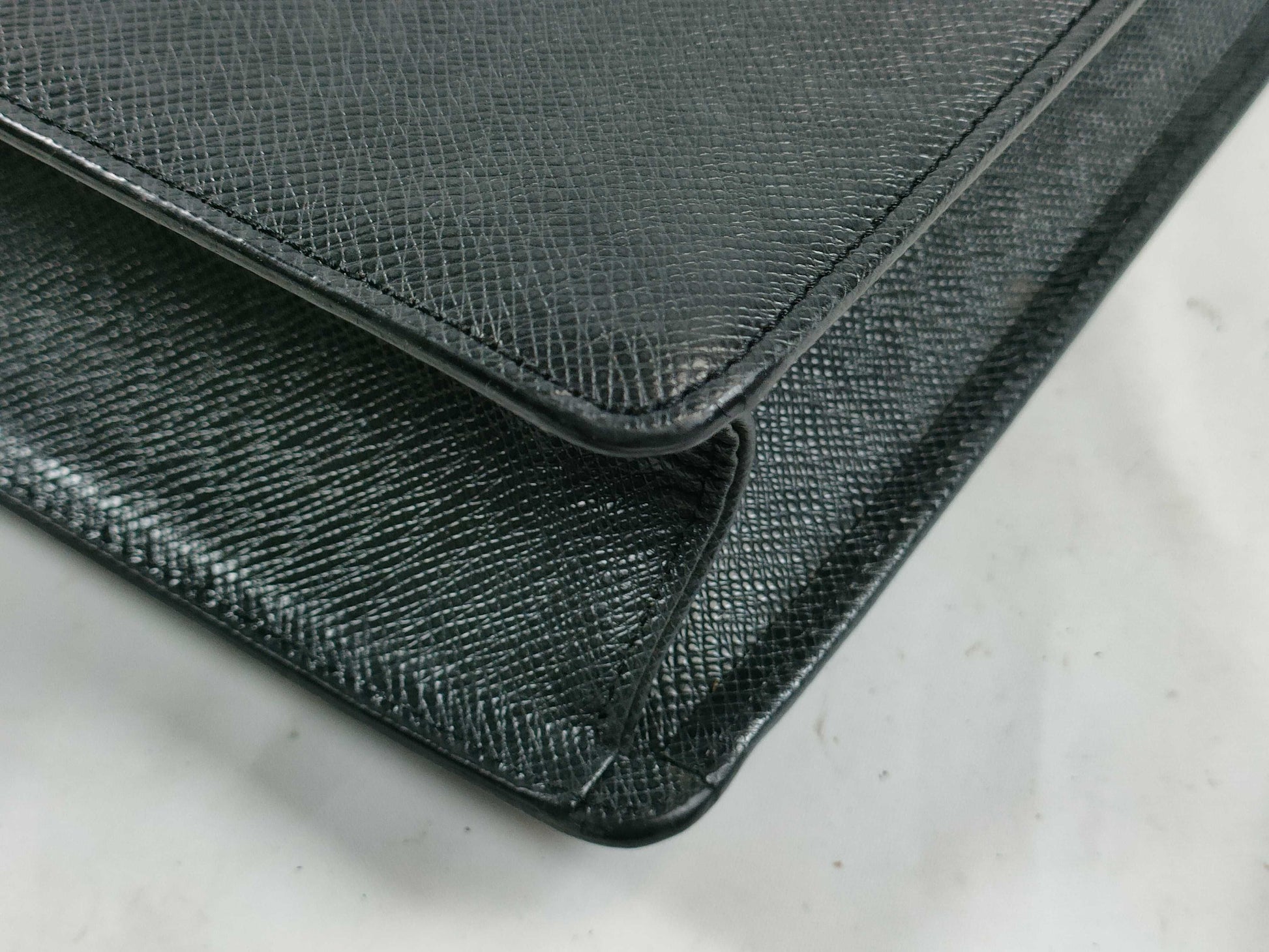 LOUIS VUITTON Taiga M30802 Kazan Business Bag
