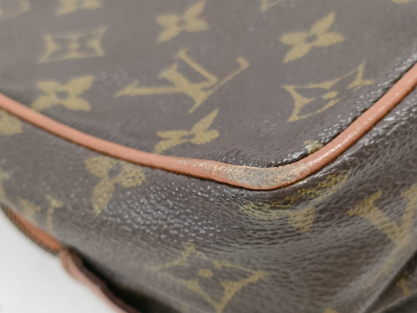 LOUIS VUITTON Monogram Amazon Old Style Shoulder Bag