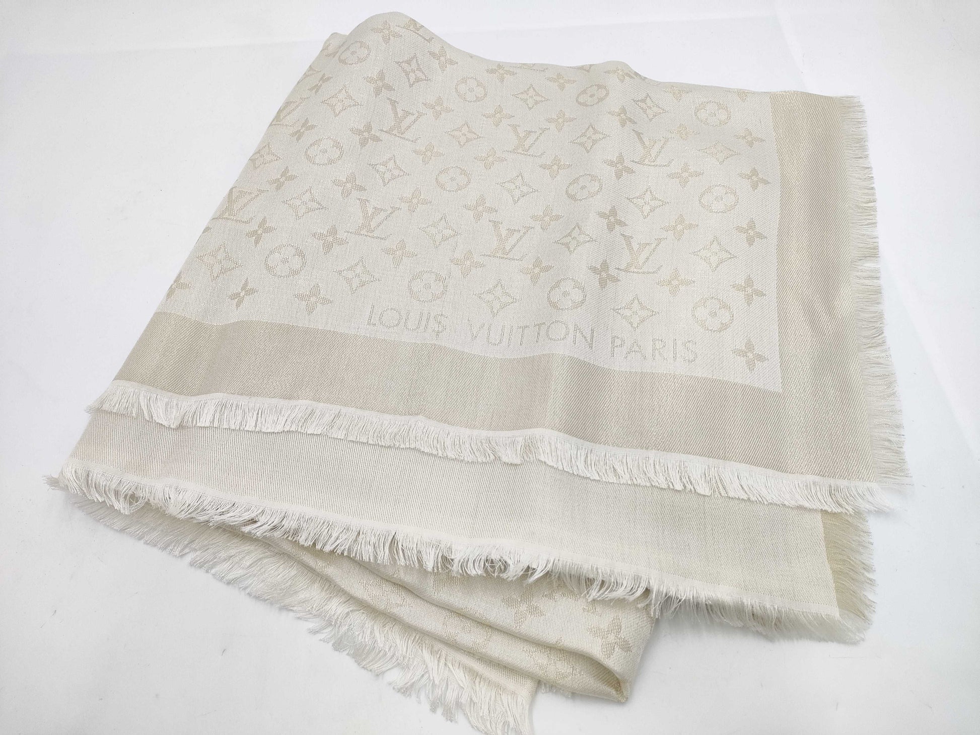 LOUIS VUITTON Large Shawl White Scarf