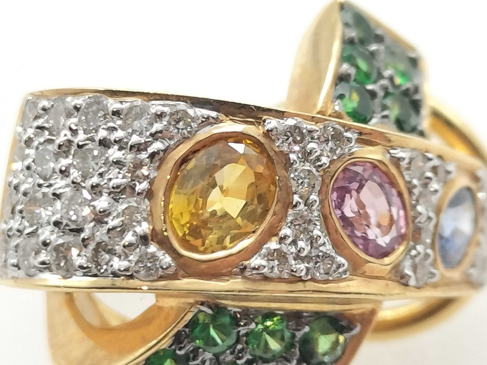 Multi-colored diamond earrings, 750, 6.7g each