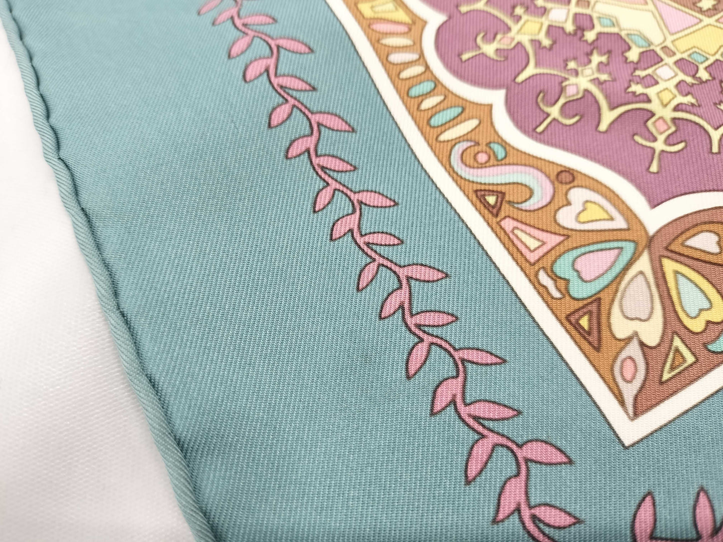 HERMES Carre Carre 90 Aux ports du palais Scarf Scarf