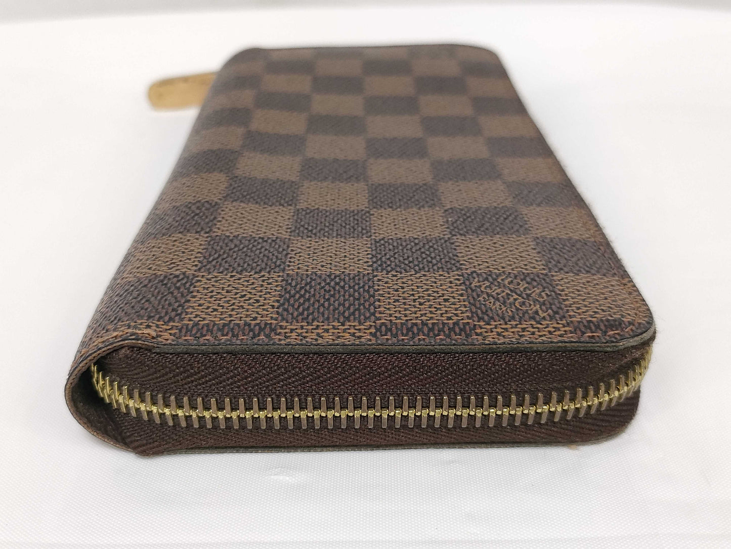 LOUIS VUITTON Damier Zippy Wallet