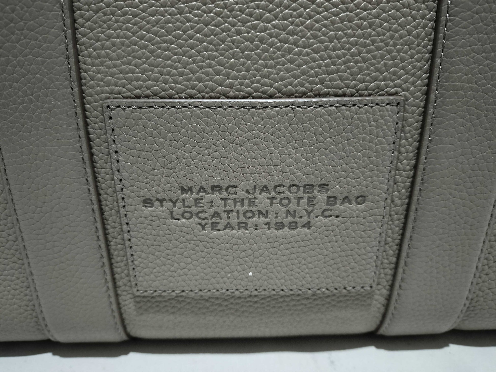 MARC JACOBS 2-way leather shoulder bag