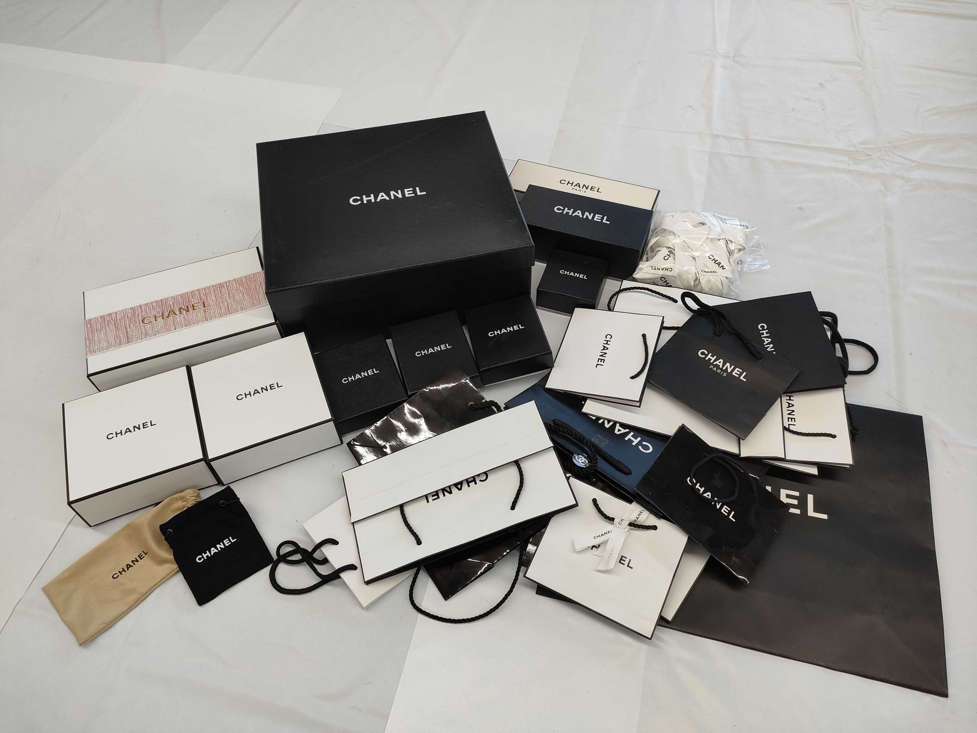 CHANEL Paper Bag/Empty Box/Ribbon Summary Brand Empty Box Summary Brand Empty Box Summary