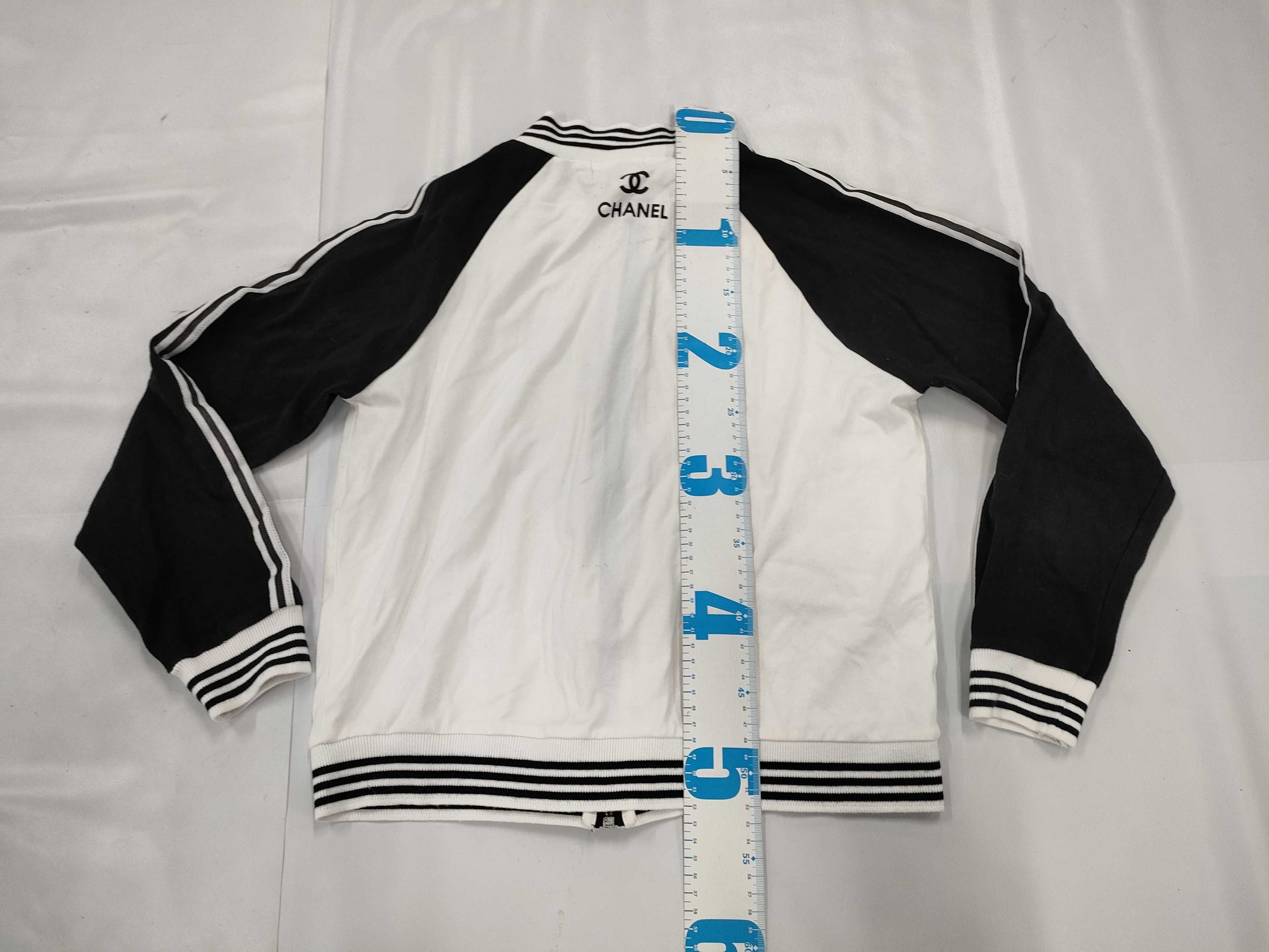 CHANEL BOUTIQUE Sweat Tops