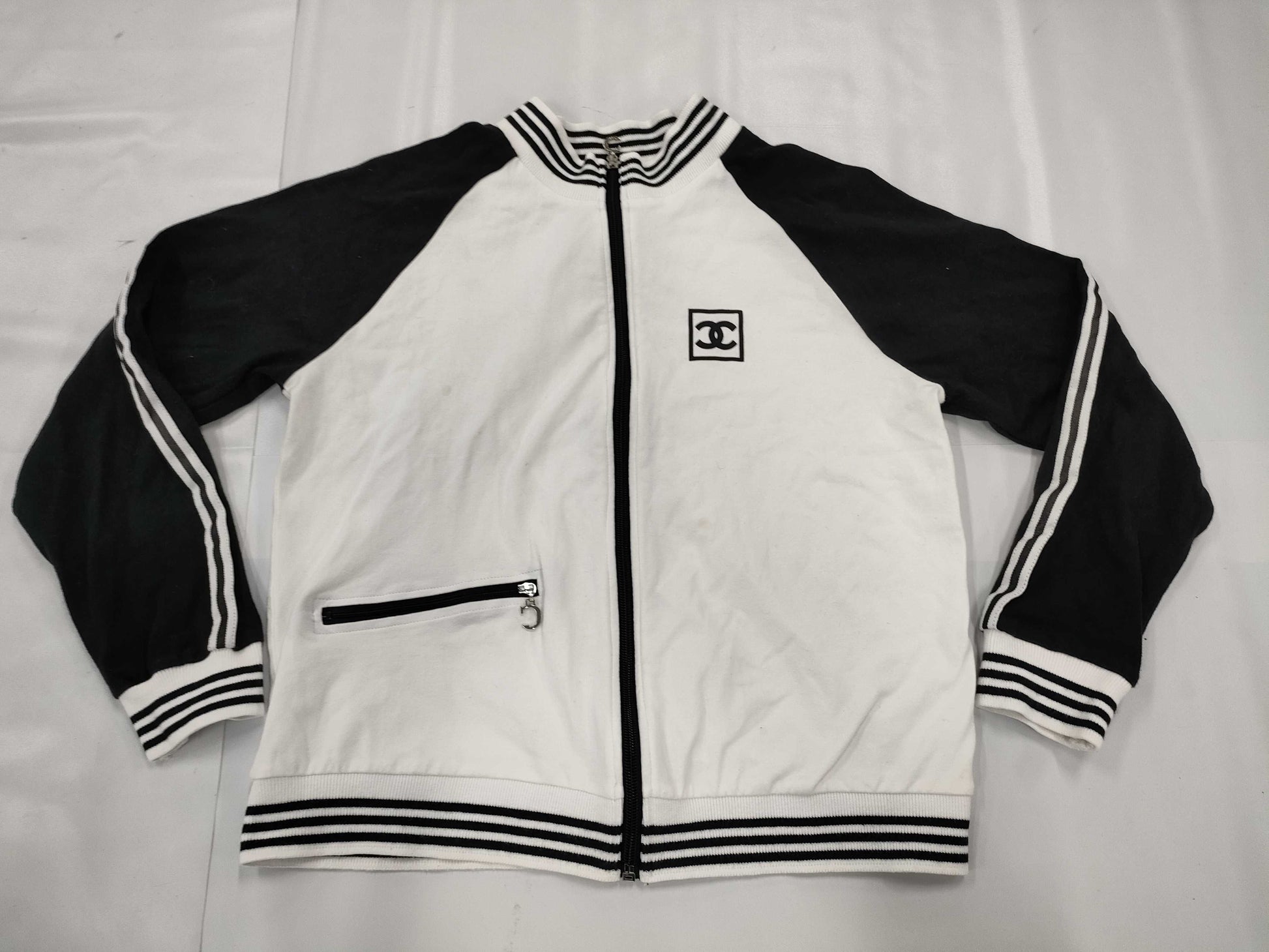 CHANEL BOUTIQUE Sweat Tops