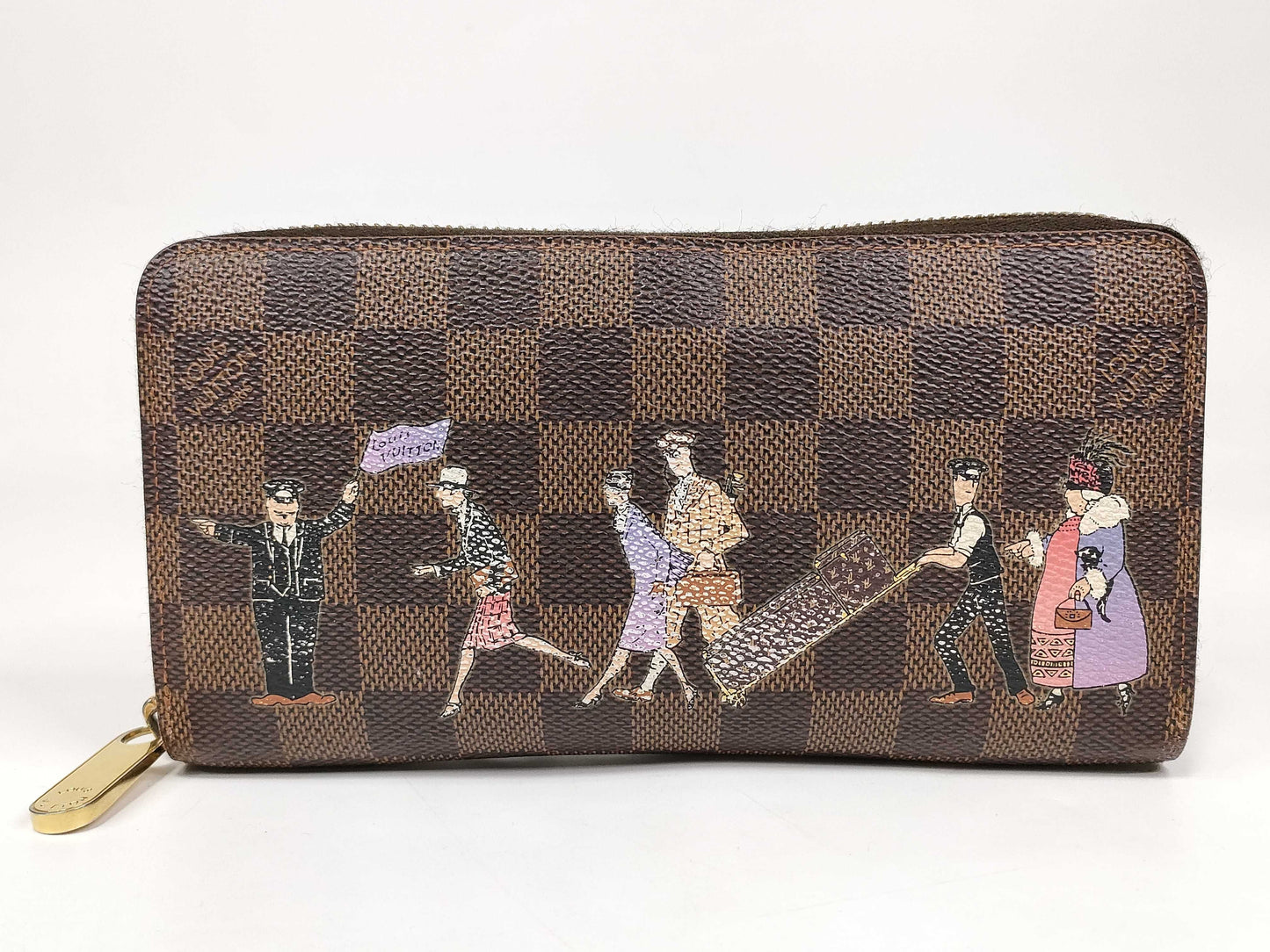 LOUIS VUITTON Damier Zippy Wallet with Illustration Print