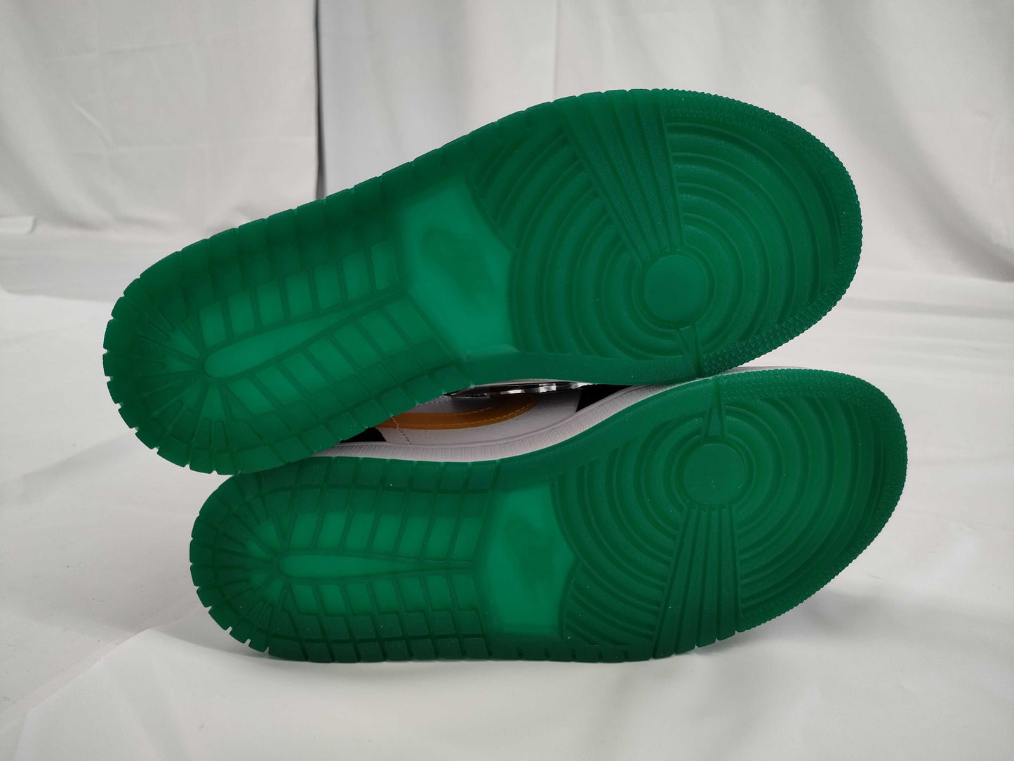 NIKE Air Jordan 1 Mid Black BQ6472-063 Sneakers