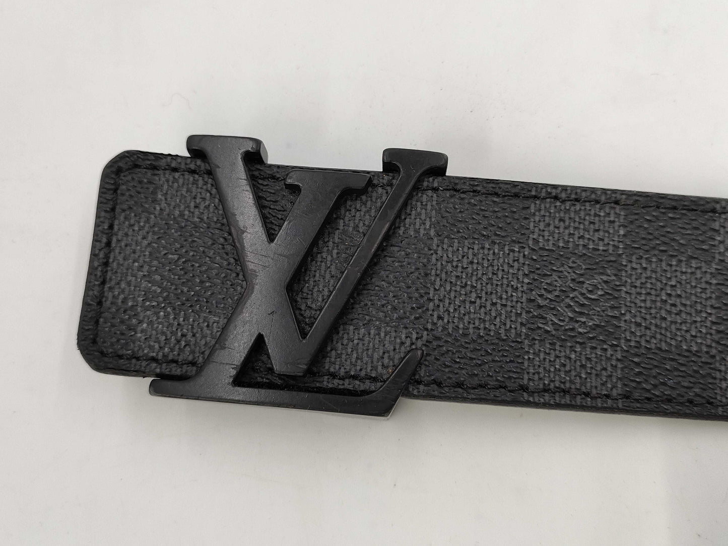 LOUIS VUITTON Damier Graffit Saintture LV Initial Belt
