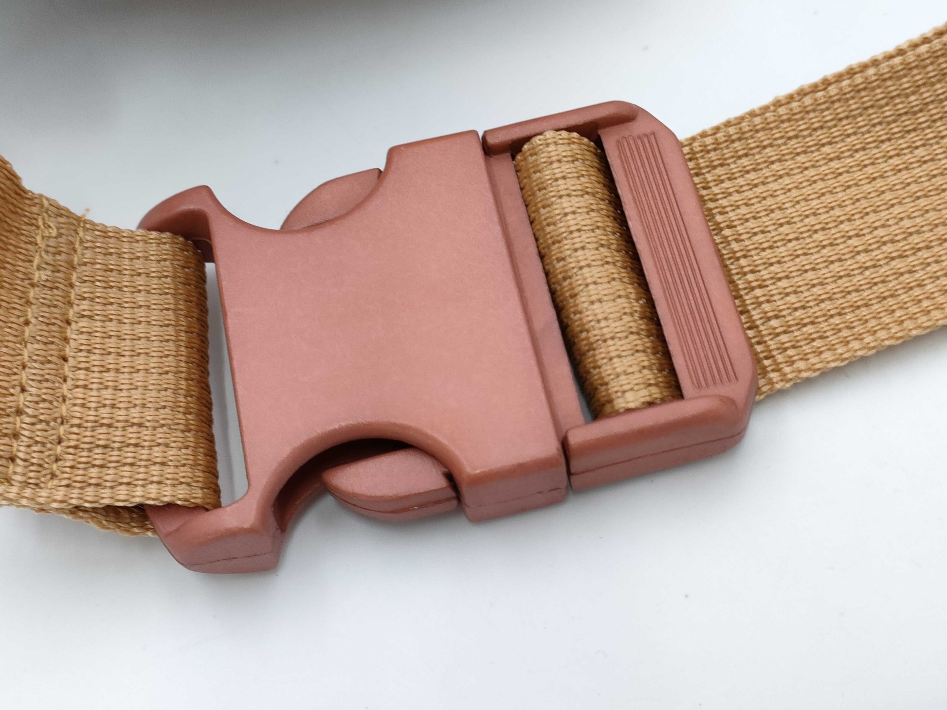 LOUIS VUITTON Fondation Louis Vuitton Museum Body Bag, Unused, Waist Bag