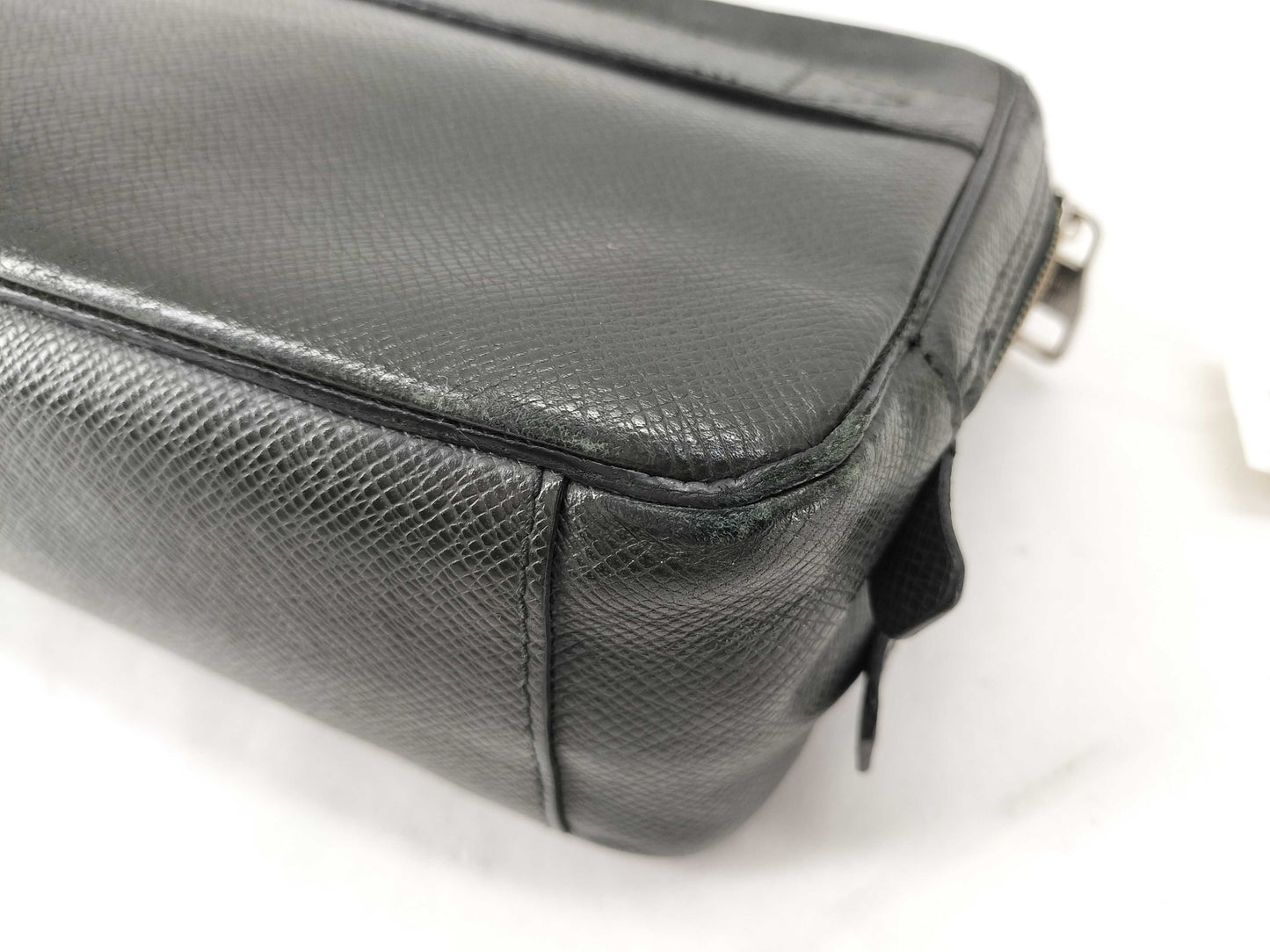 LOUIS VUITTON Taiga Second Bag