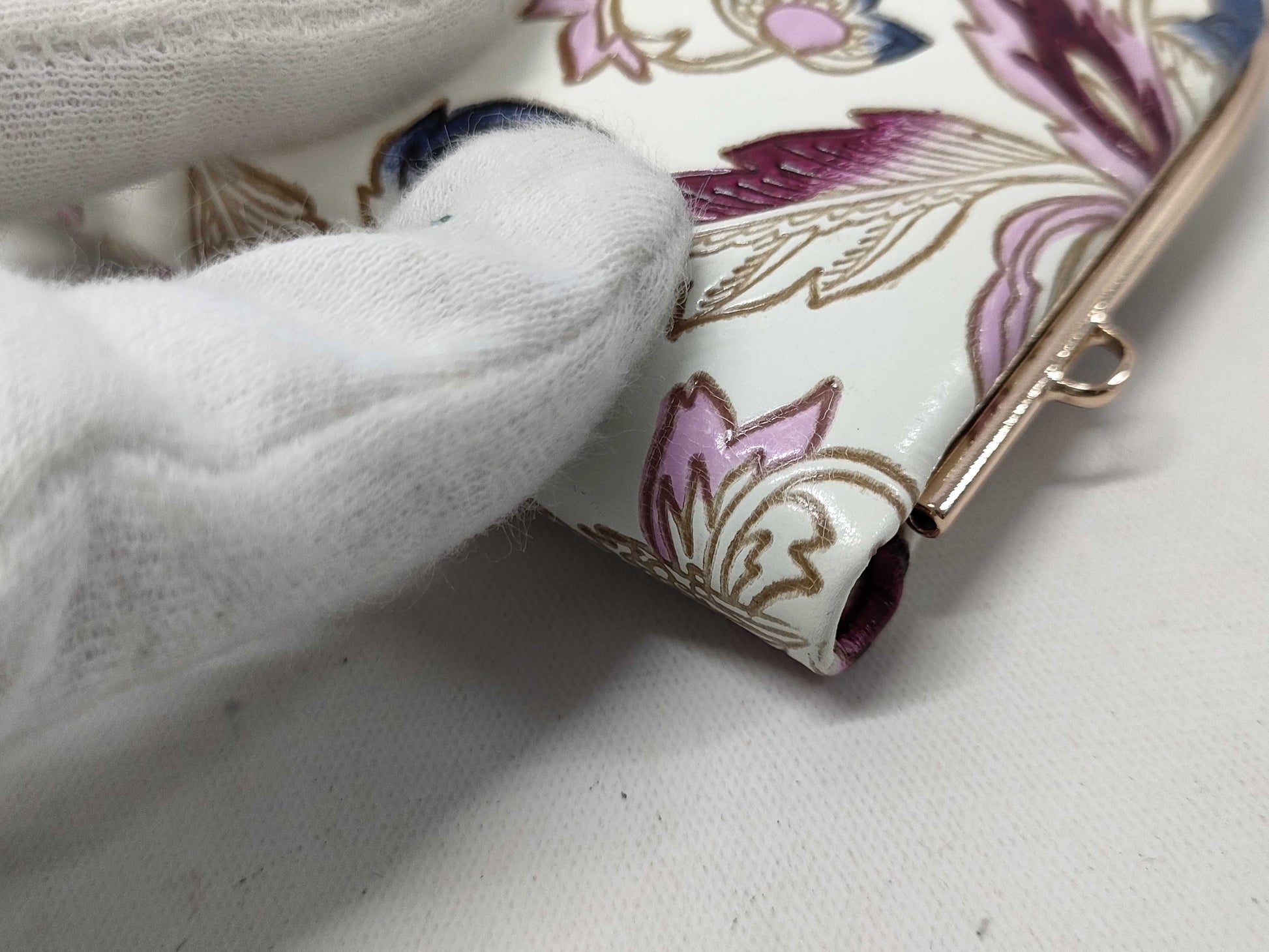 Bunkoya Ozeki Clasp Coin Case